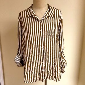 NEW IN SEASON 22’ TJ MAXX Button Down. Light Brown/Tab and White Stripes. 1X.